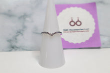 Load image into Gallery viewer, Sparkly V-Design